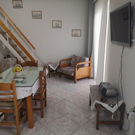 Panos & Antzy Apartments 卡拉马塔 外观 照片