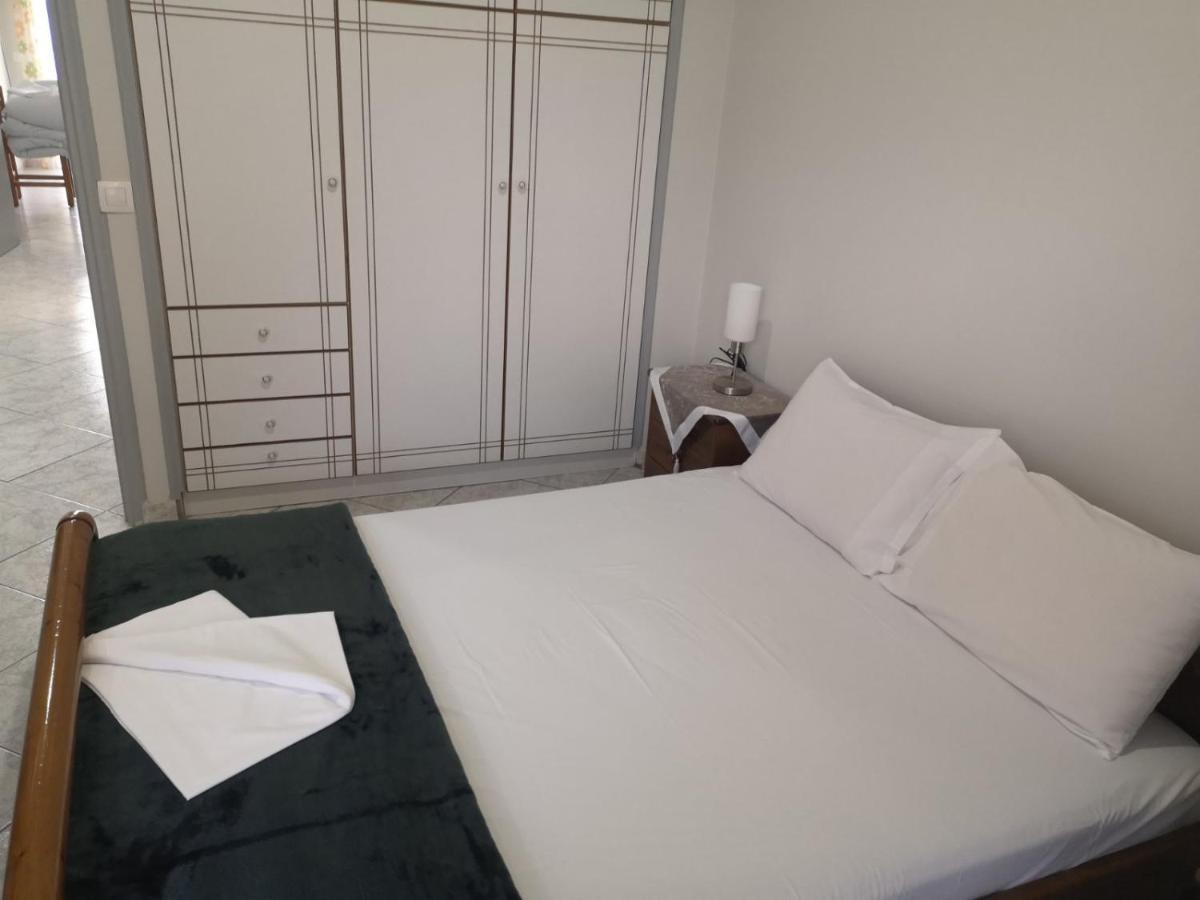 Panos & Antzy Apartments 卡拉马塔 外观 照片