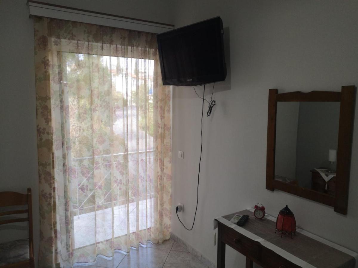 Panos & Antzy Apartments 卡拉马塔 外观 照片