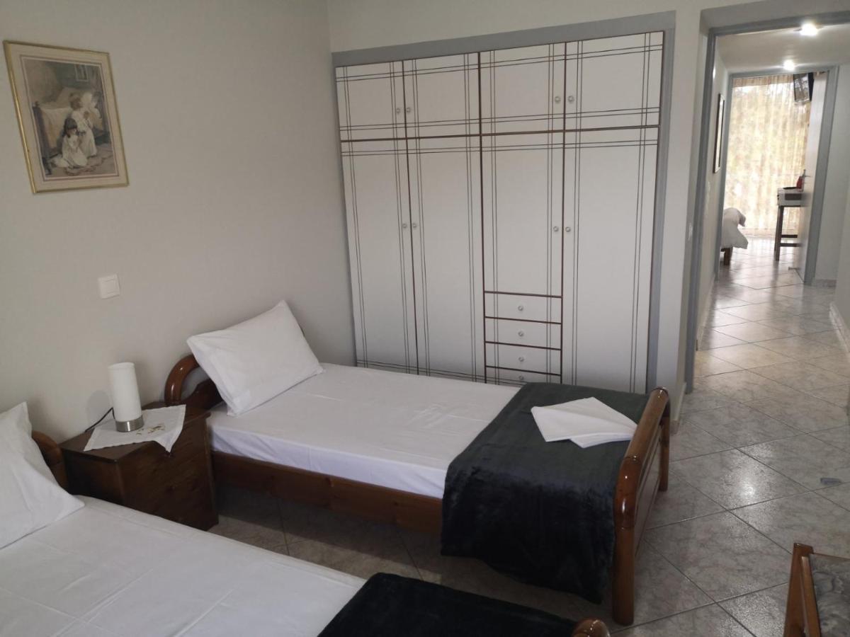 Panos & Antzy Apartments 卡拉马塔 外观 照片